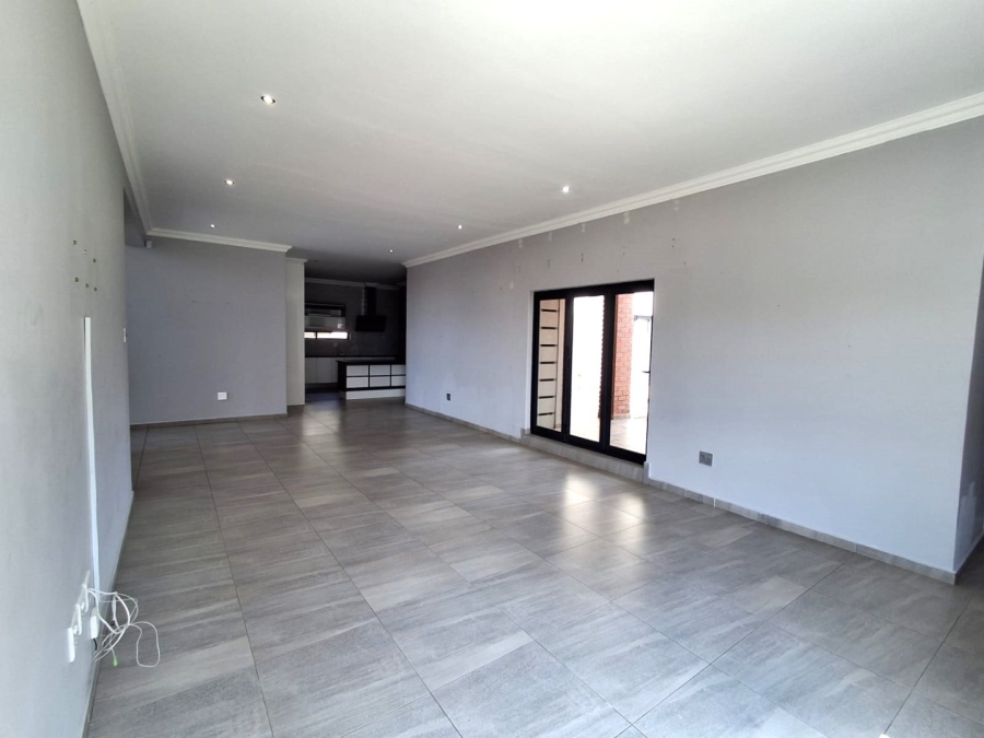 5 Bedroom Property for Sale in Wild Olive Estate Free State